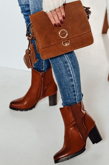 Női BOOTELY sarkú camel csizma Dstreet ZY0497 ZY0497