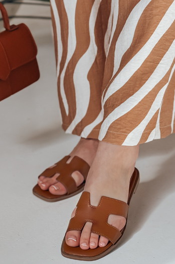 Női flip-flopok kivágásokkal KLASSINO camel Dstreet ZY0882