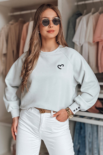 Női oversize pulóver hímzett szívekkel MONLOVE kék Dstreet BY1509