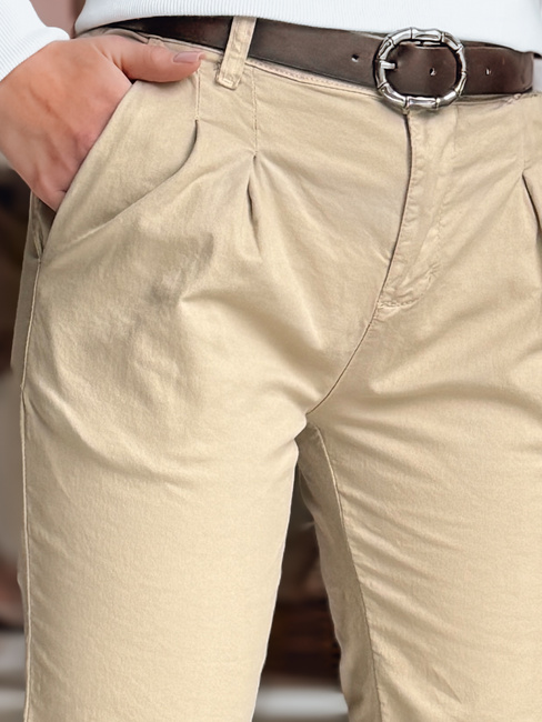 Női chino nadrág övvel MODELA sötét bézs Dstreet UY2571