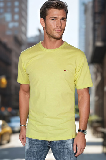 Férfi póló hímzéssel sárga Dstreet RX5636