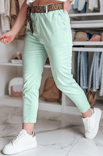 Női alkalmi nadrág övvel MADELINA menta Dstreet UY2624