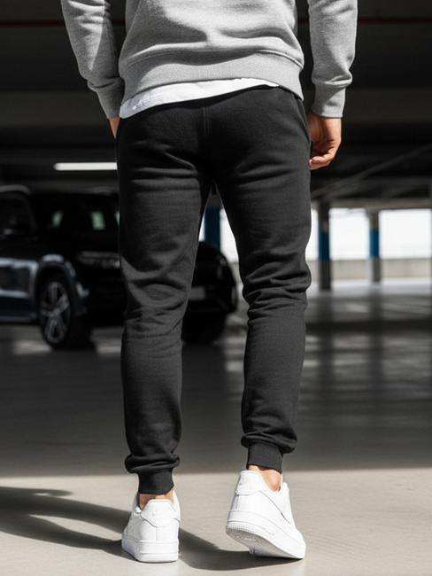 Férfi melegítőnadrág fekete színben UX2395