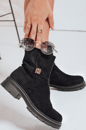 Női fekete szarvasbőr csizma Dstreet ZY1115 ZY1115