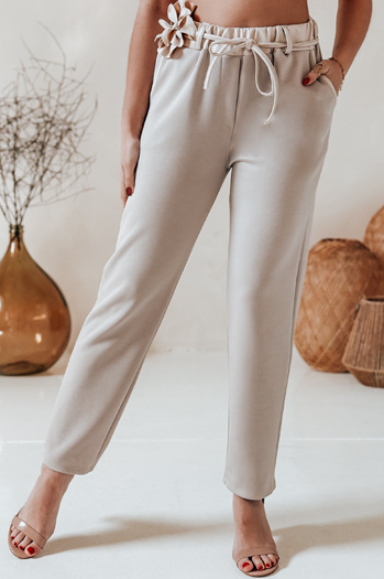 Női vajkrémes alkalmi nadrág virágokkal LEGISSA világos bézs Dstreet UY2404