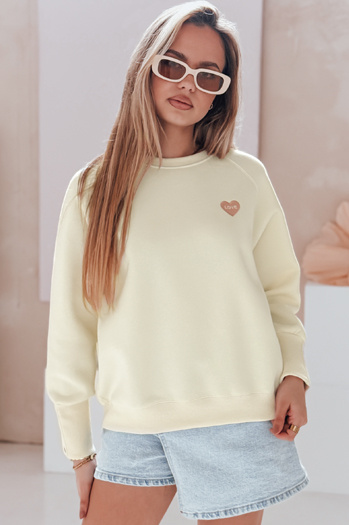 Női oversize pulóver szívekkel LOVELISA ekrü Dstreet BY1520