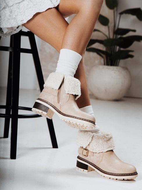 Női csizma báránybőrrel bézs Dstreet ZY1249 ZY1249