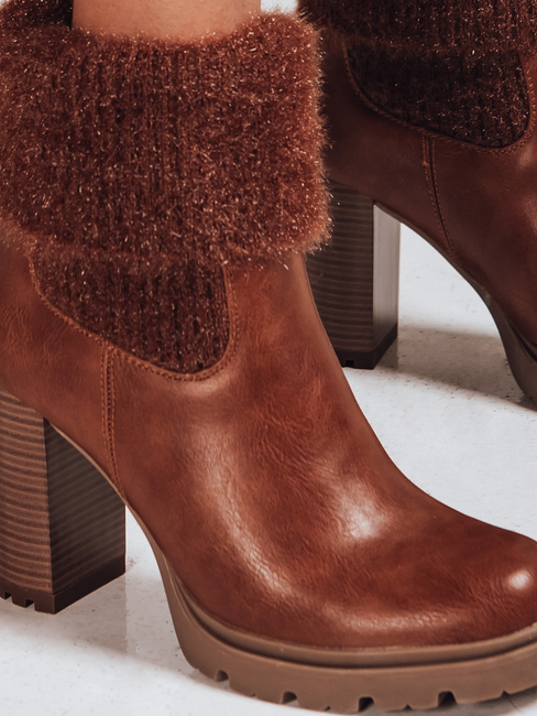 Női teve színű, sarkú csizma Dstreet ZY1310 ZY1310