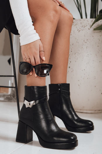 Női szigetelt csizma fekete Dstreet ZY1253 ZY1253