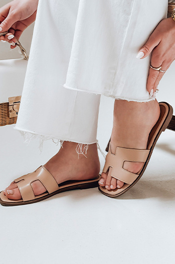 Női flip-flopok bevágással CLASSROT bézs Dstreet ZY0883