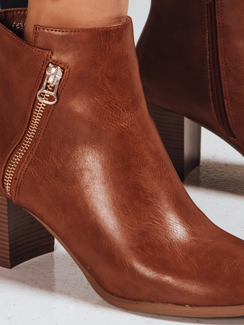 Női teve színű, sarkú csizma Dstreet ZY1317 ZY1317